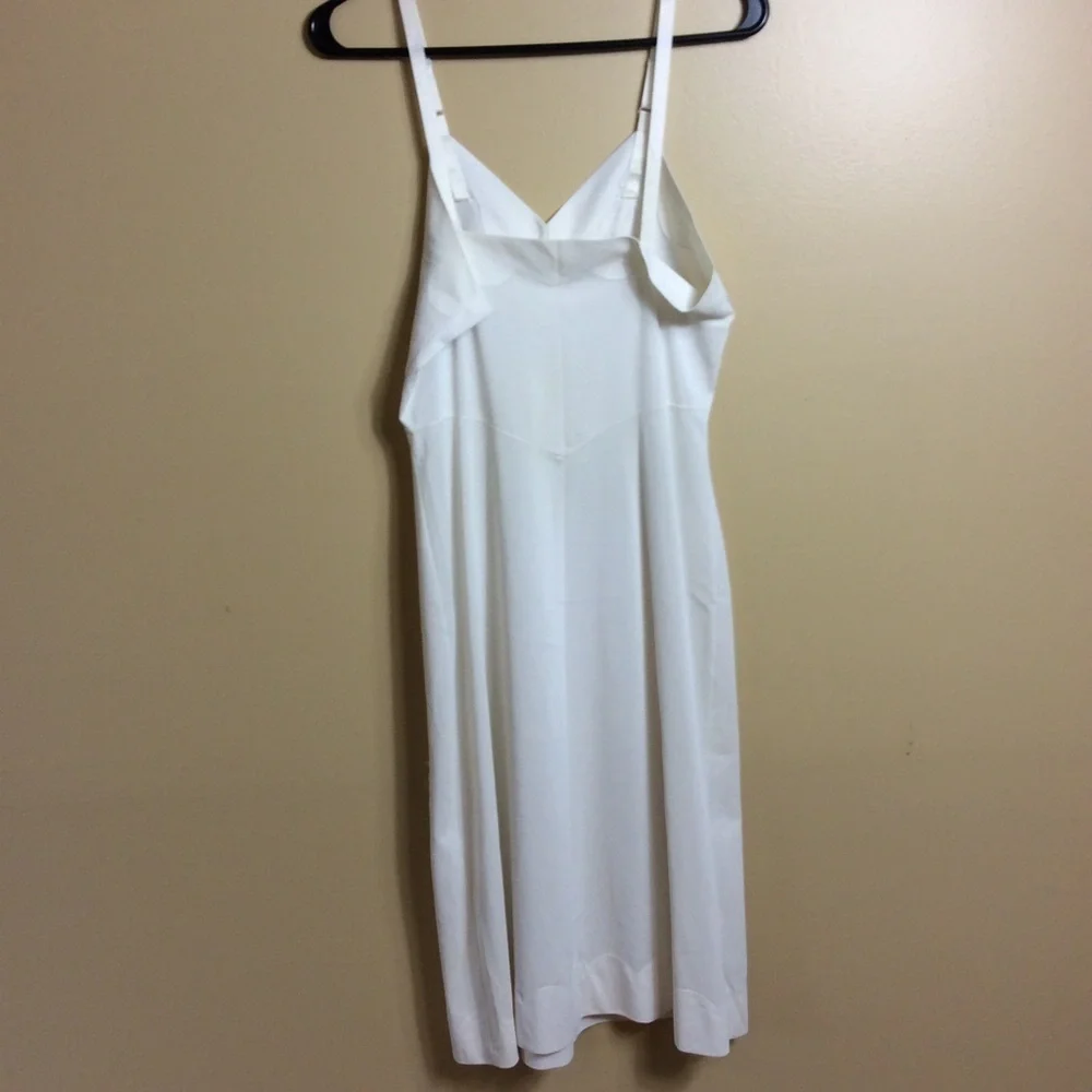 Vintage shadowline cream slip. 36. Medium embroidered floral - Picture 6 of 8